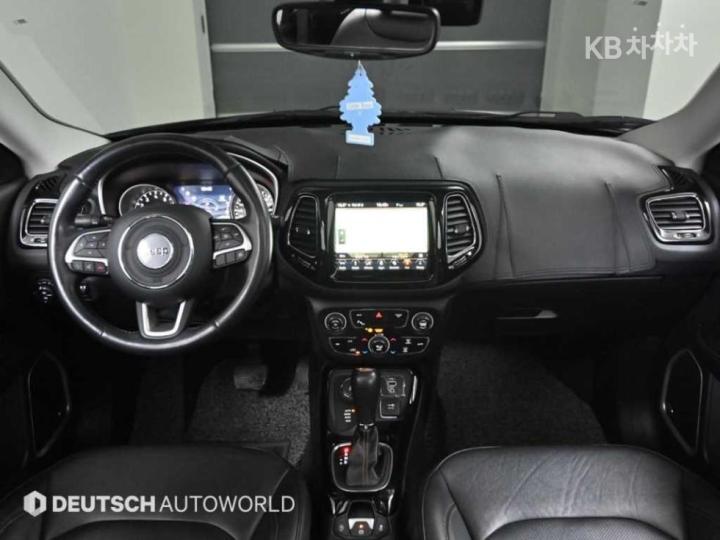 Jeep Compass 2.4 AWD Limited 8