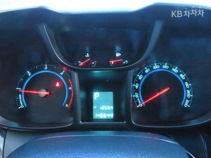 Chevrolet Orlando LT Premium 10