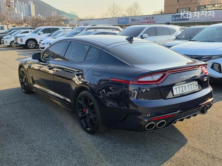 Kia Stinger 3.3 Turbo 4WD GT 5