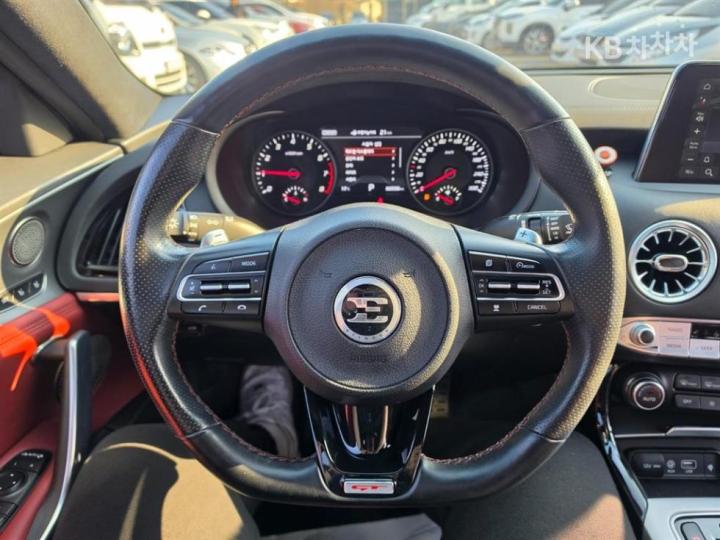 Kia Stinger 3.3 Turbo 4WD GT 9