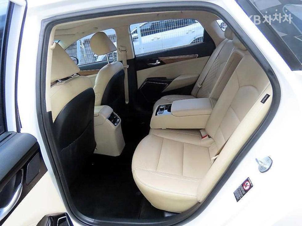 2016 - kia k7