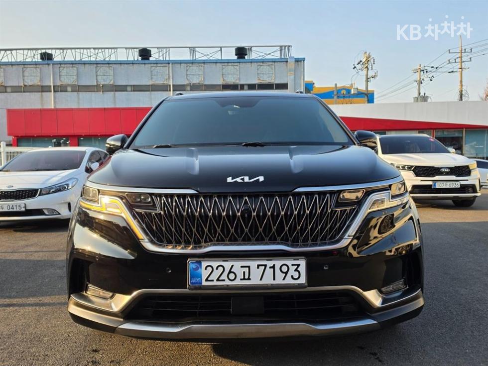 2022 - kia carnival