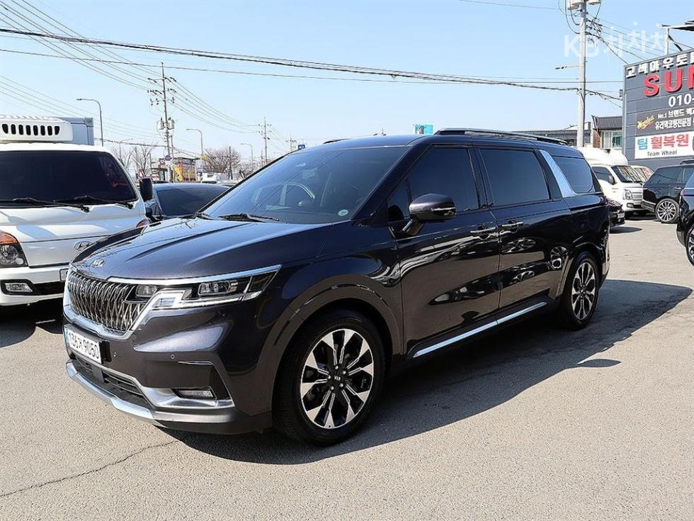 2021 - kia carnival