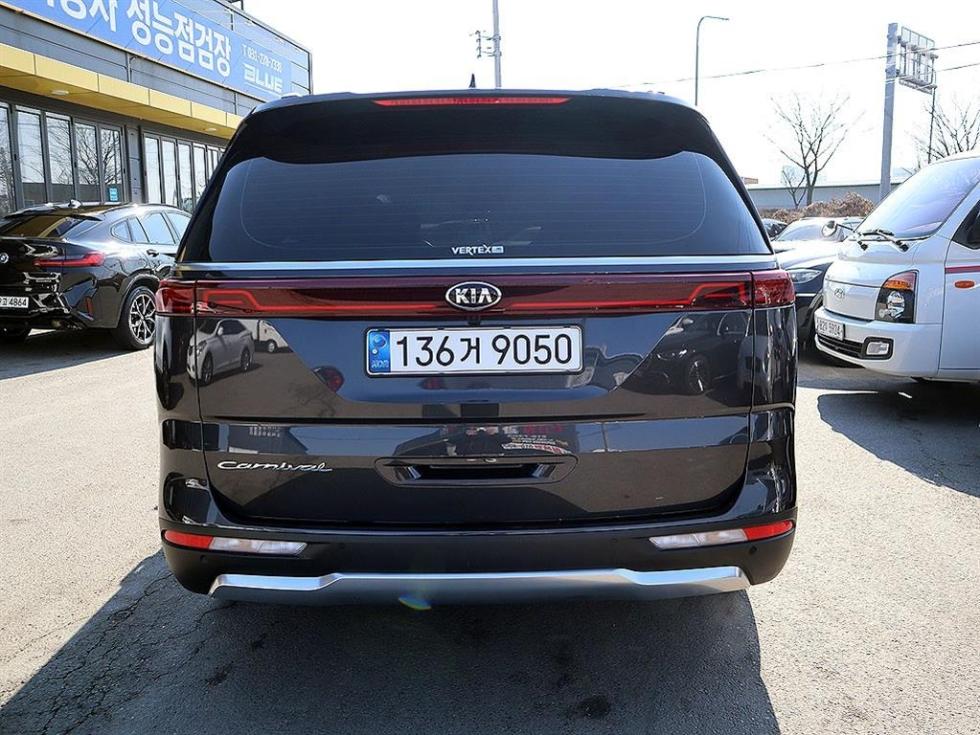 2021 - kia carnival