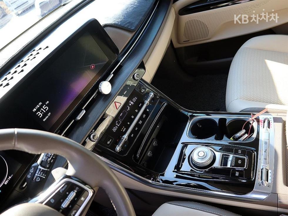 2021 - kia carnival