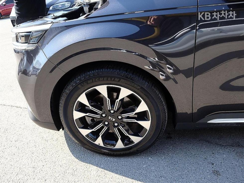 2021 - kia carnival
