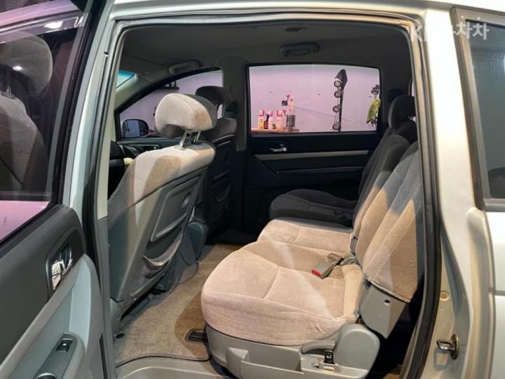 KG Mobility (Ssangyong) Rodius 2WD RD400 2