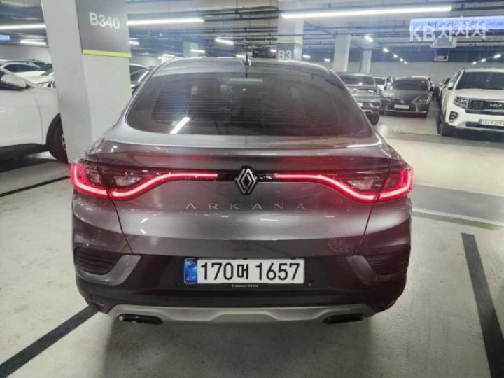 Renault Arkana 1.6 GTe Iconic 4