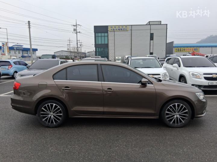 Volkswagen Jetta New 2.0 TDI BlueMotion 5