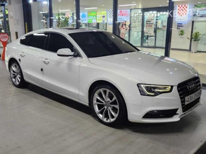 Audi A5 NEW 35 TDI Quattro Sportback 8TA 3