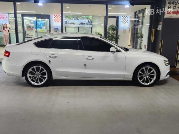 Audi A5 NEW 35 TDI Quattro Sportback 8TA 4