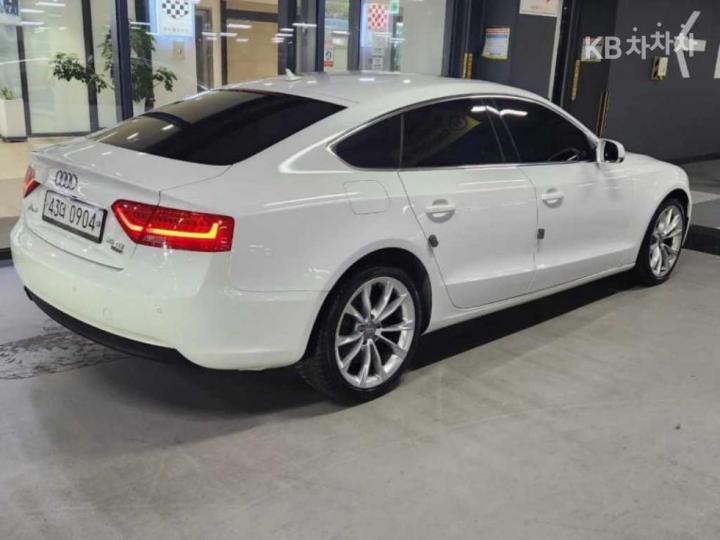 Audi A5 NEW 35 TDI Quattro Sportback 8TA 5