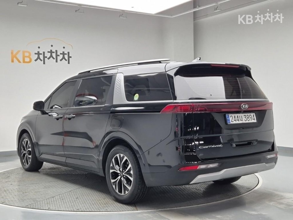 2021 - kia carnival