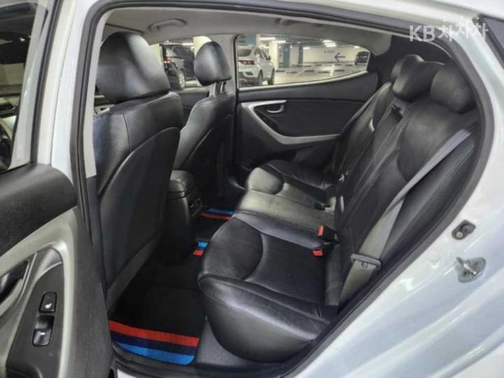 Hyundai Avante 1.6 VGT Modern Base Type 8