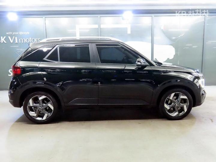 Hyundai Venue Gasoline 1.6 FLUX 4