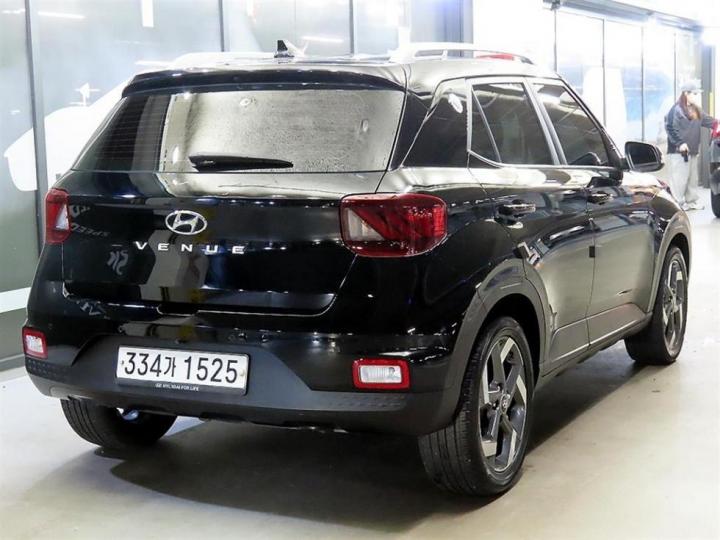 Hyundai Venue Gasoline 1.6 FLUX 5