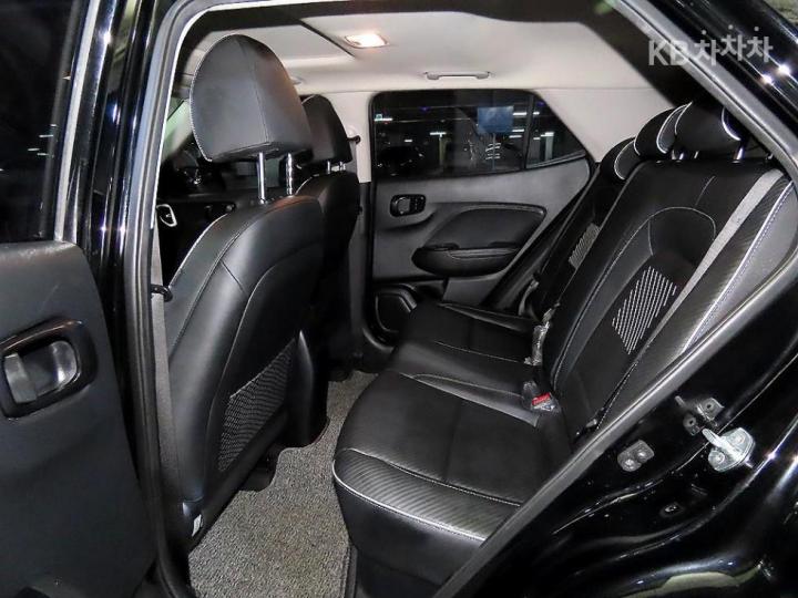 Hyundai Venue Gasoline 1.6 FLUX 8