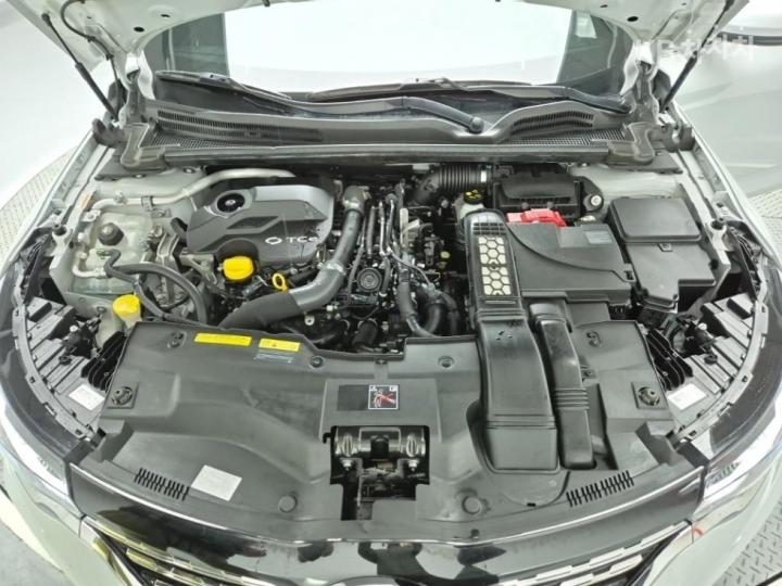 Renault SM6 1.3 TCe 260 LE 7