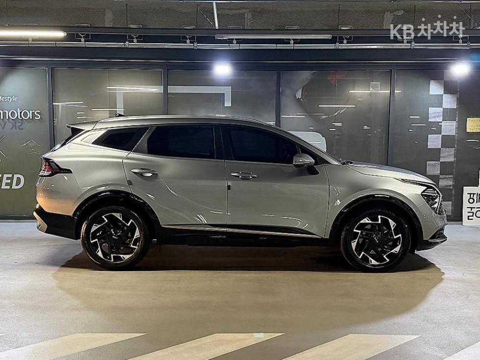2022 - kia sportage