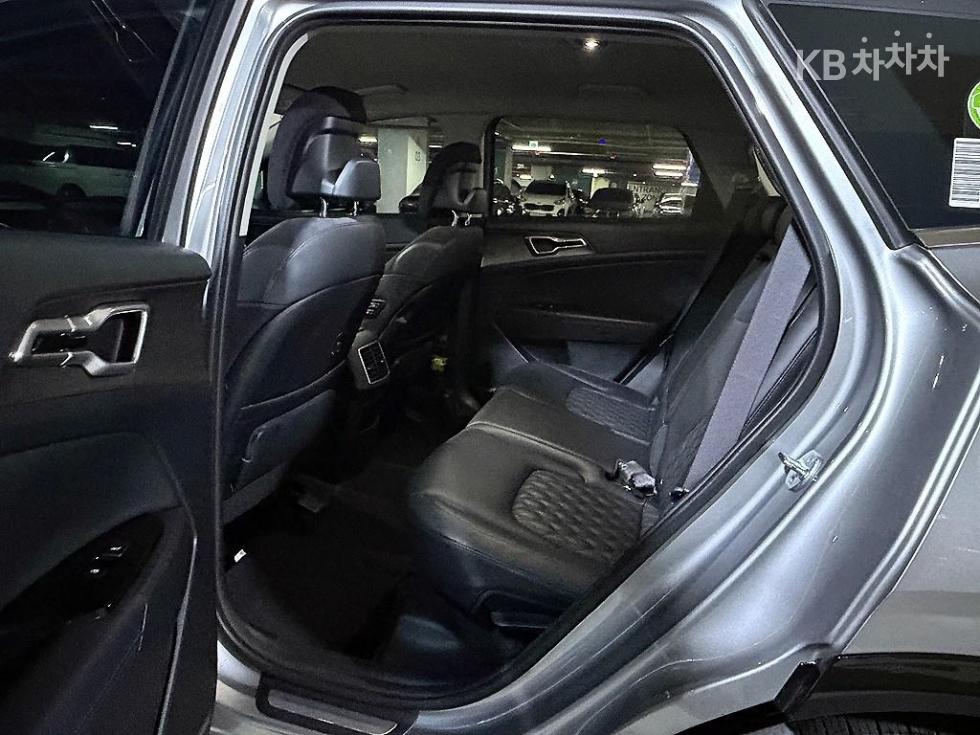 2022 - kia sportage