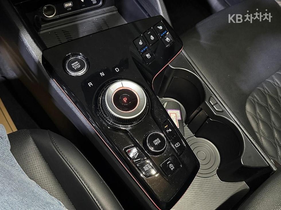 2022 - kia sportage