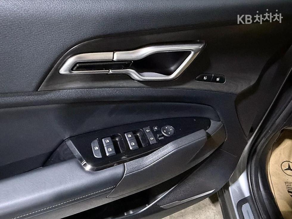 2022 - kia sportage