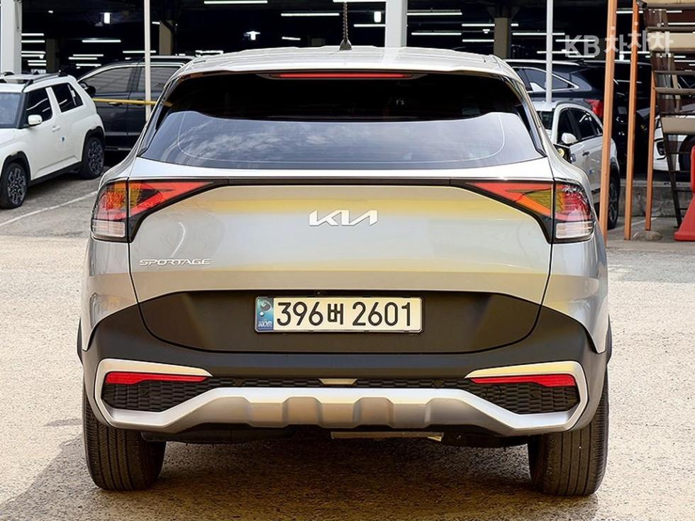 2023 - kia sportage