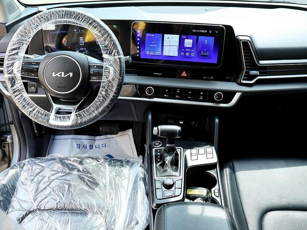 2023 - kia sportage