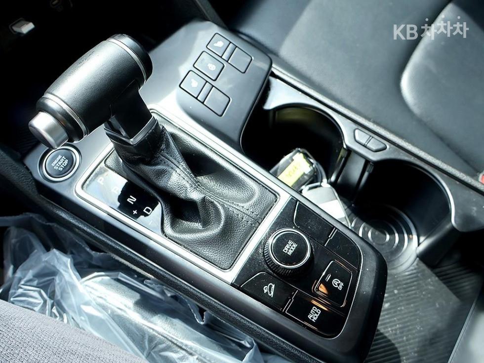 2023 - kia sportage