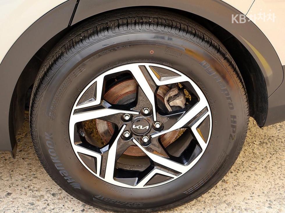 2023 - kia sportage