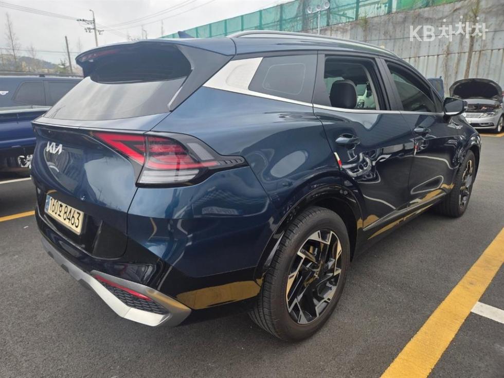 2022 - kia sportage