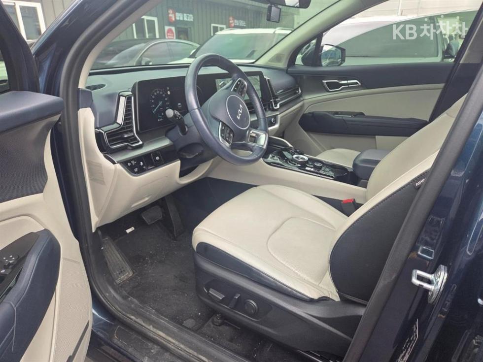 2022 - kia sportage