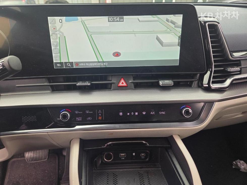 2022 - kia sportage