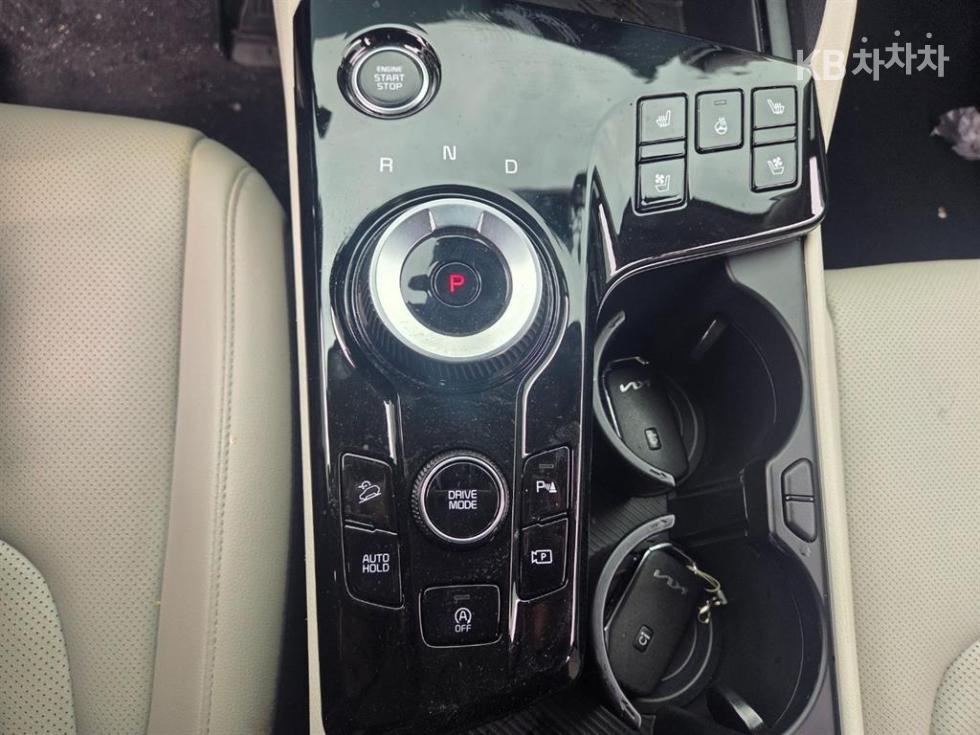 2022 - kia sportage