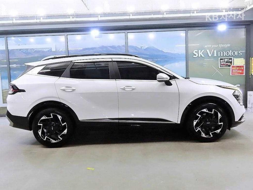 2022 - kia sportage