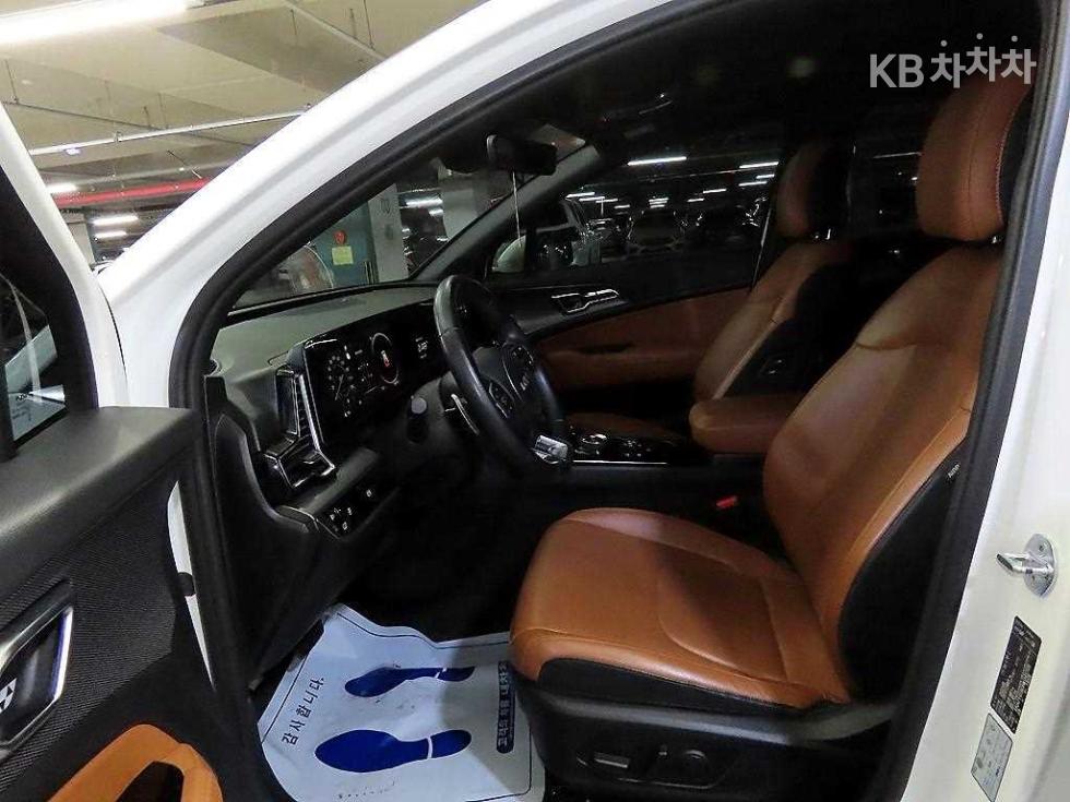 2022 - kia sportage