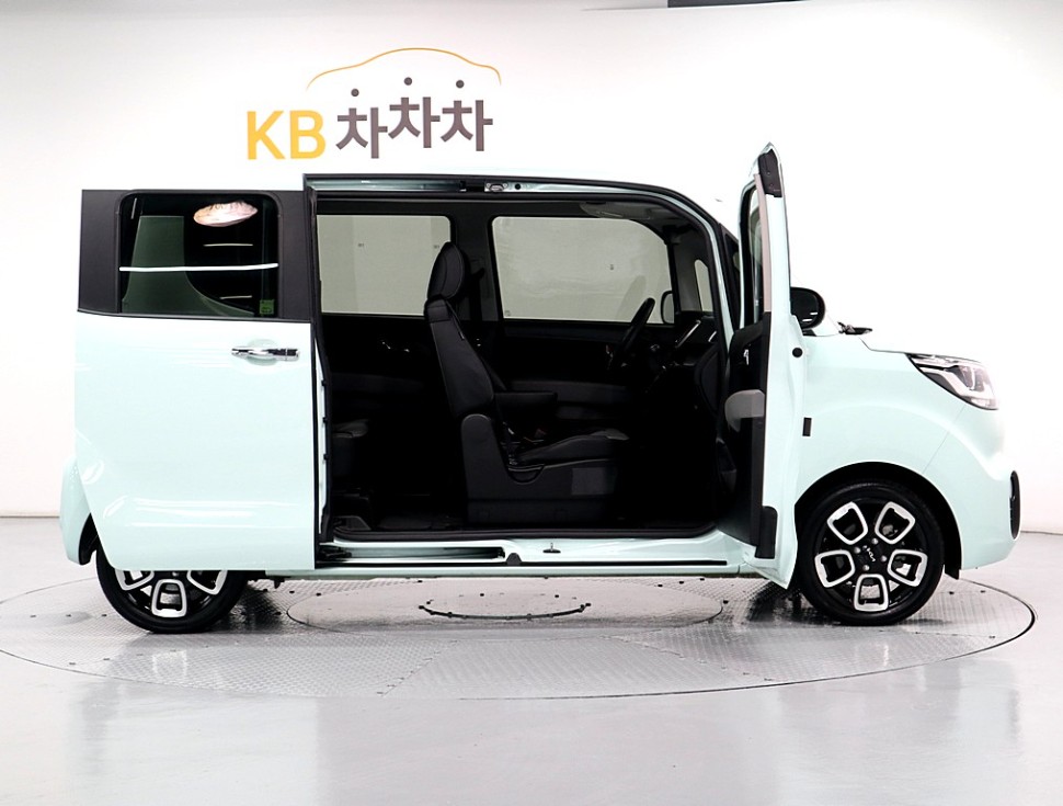 2022 - kia ray
