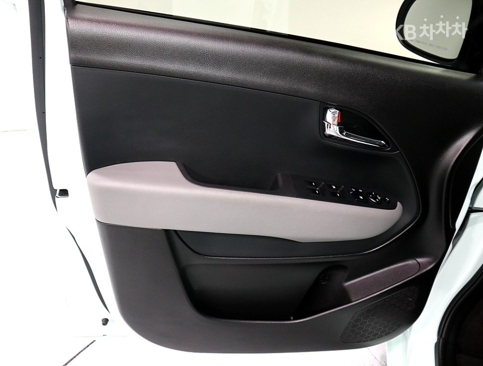 2022 - kia ray