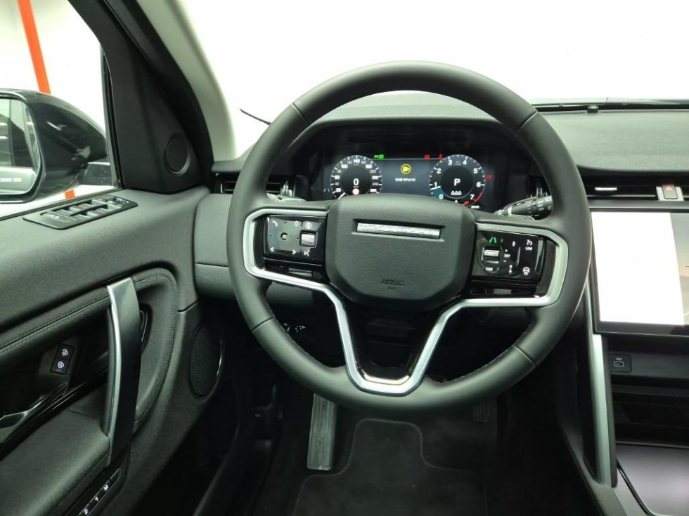 2025 - land rover discovery