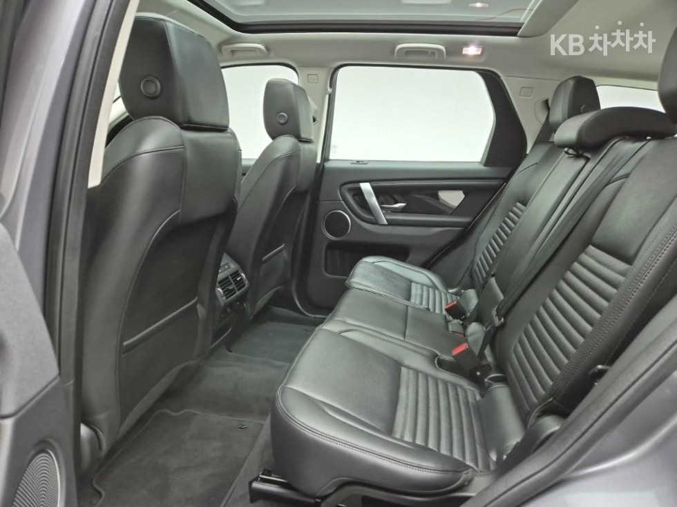 2025 - land rover discovery
