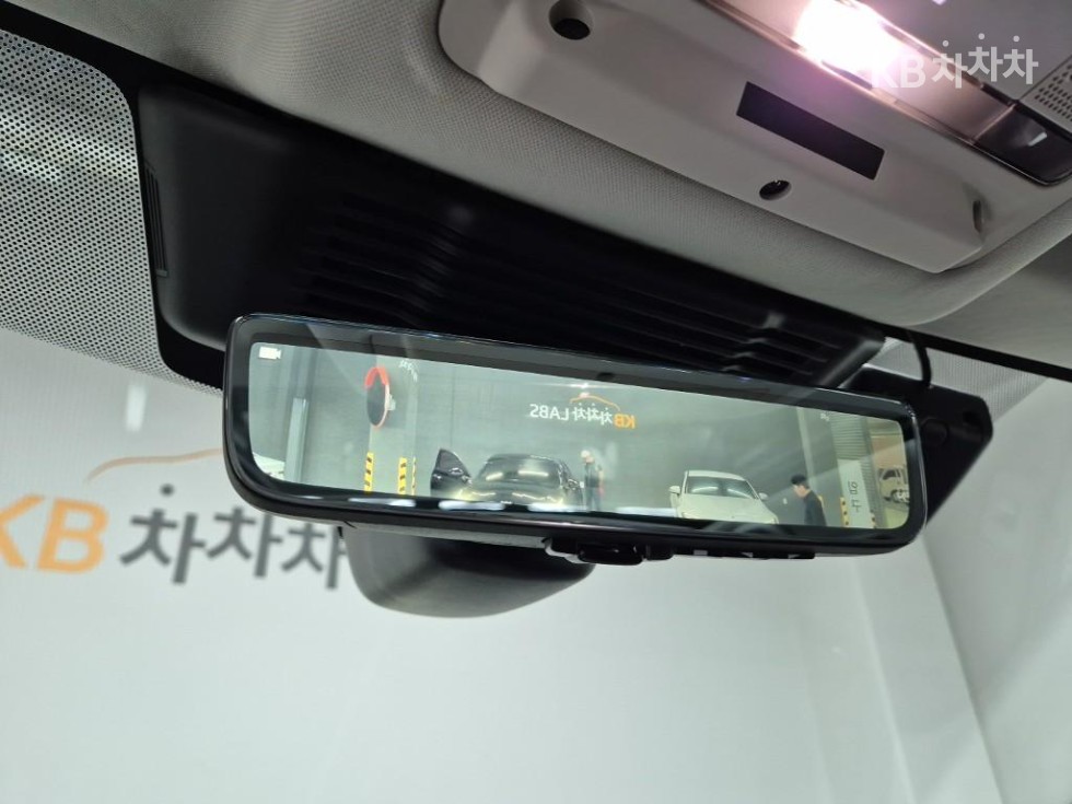 2025 - land rover discovery