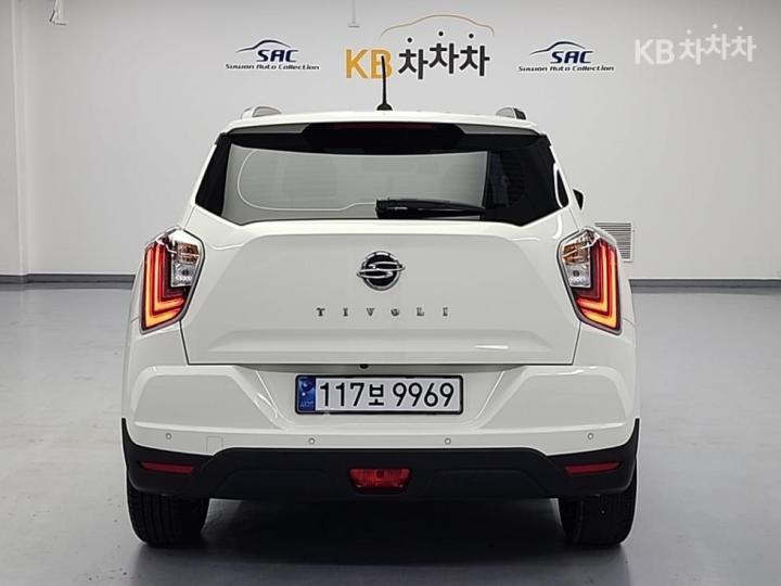 KG Mobility (Ssangyong) Tivoli Gasoline V3 2WD Base Type 4