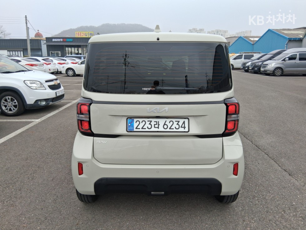 2025 - kia kia
