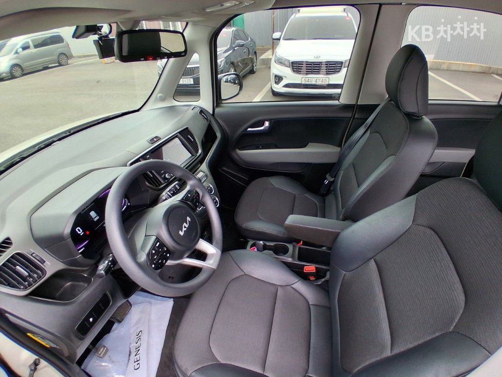 2025 - kia kia