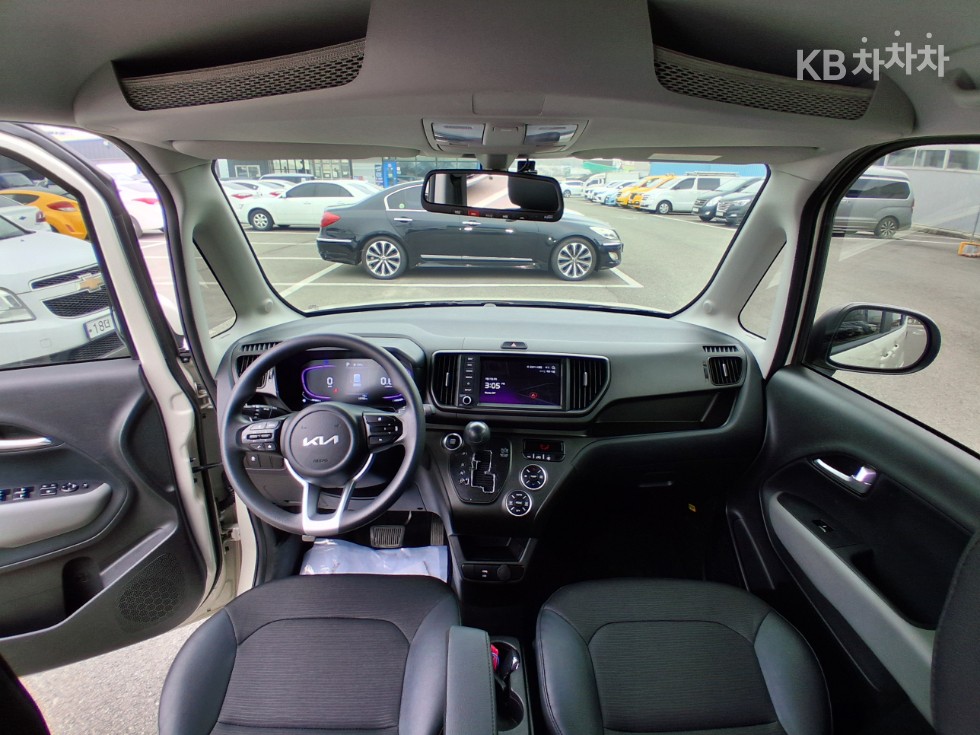 2025 - kia kia