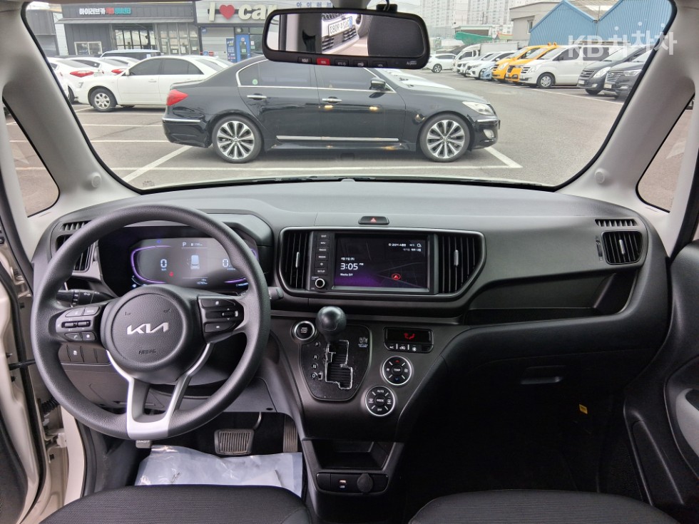 2025 - kia kia