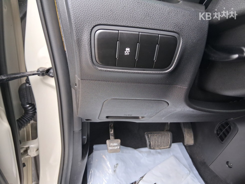 2025 - kia kia