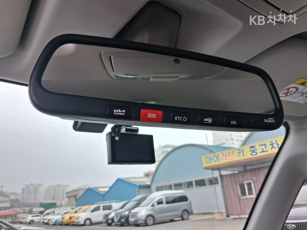 2025 - kia kia