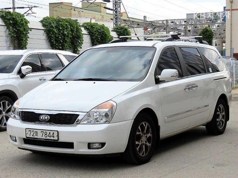 2013 - kia carnival