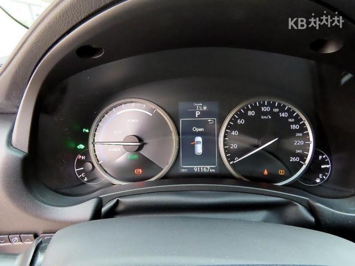 Lexus NX 300h Supreme 10